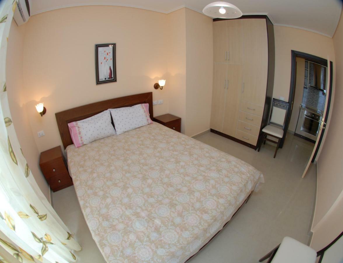 Erti'S Apartments Sarande Exterior photo